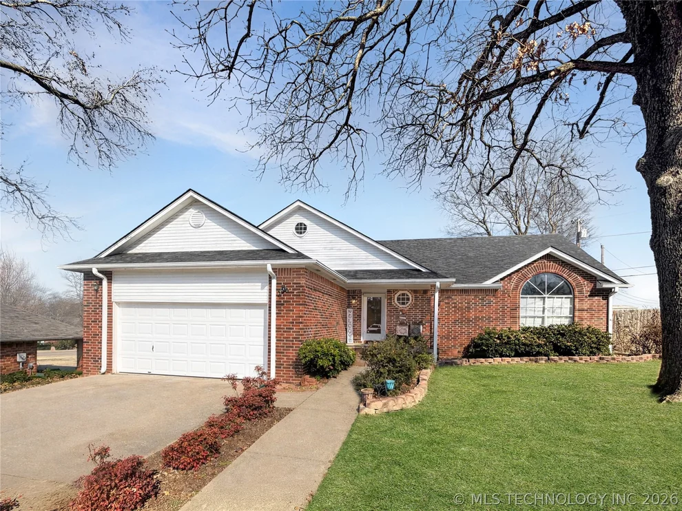 Unit for sale at 117 Oakwood Drive, Tahlequah, OK 74464