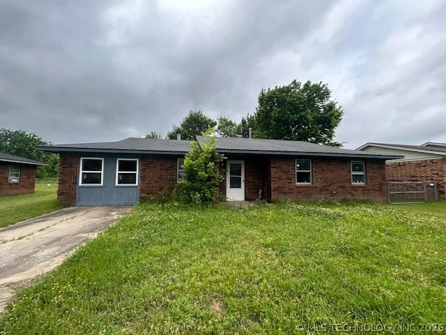 Unit for sale at 404 N Quapaw Road, Porum, OK 74455