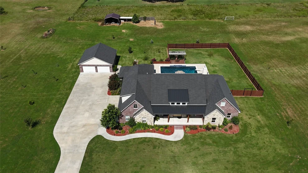 Unit for sale at 1515 N County Line Road, Fort Gibson, OK 74434