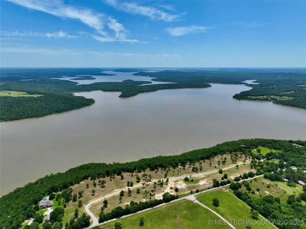 Unit for sale at 13 Kathy Lane, Eufaula, OK 74432