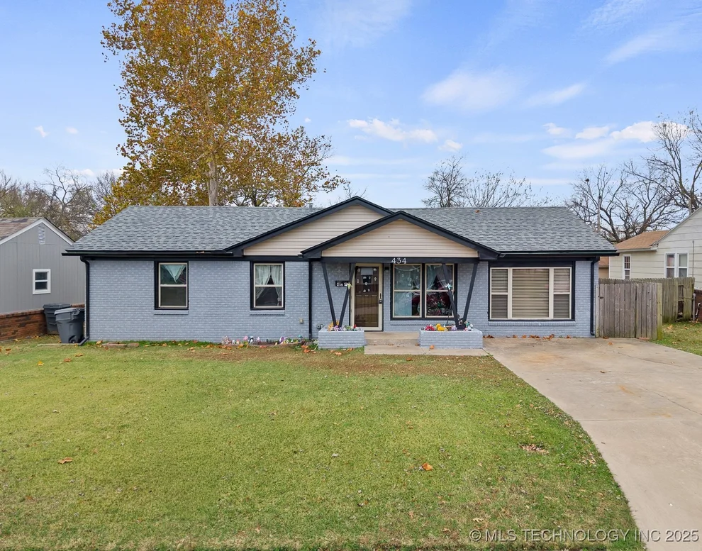 Unit for sale at 434 Locust Street NW, Ardmore, OK 73401