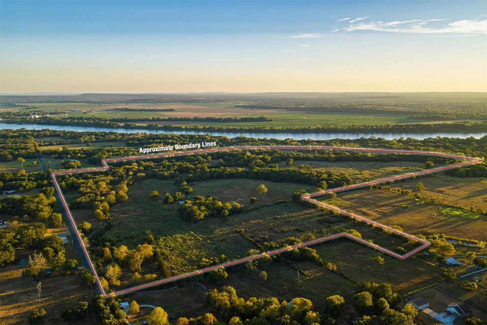 Unit for sale at 135 S Highway 10, Gore, OK 74435