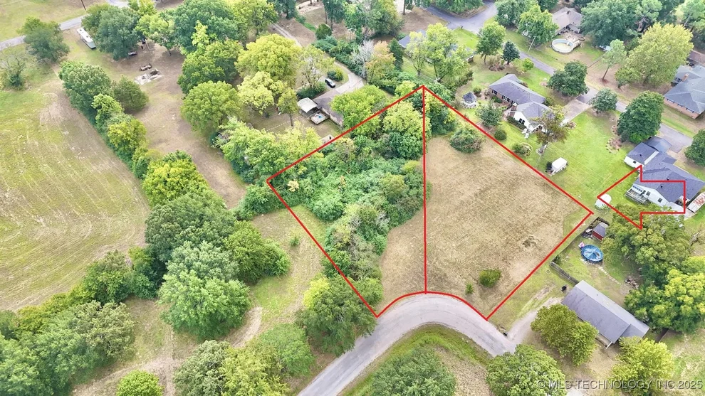 Unit for sale at 7 NW J Street, Stigler, OK 74462