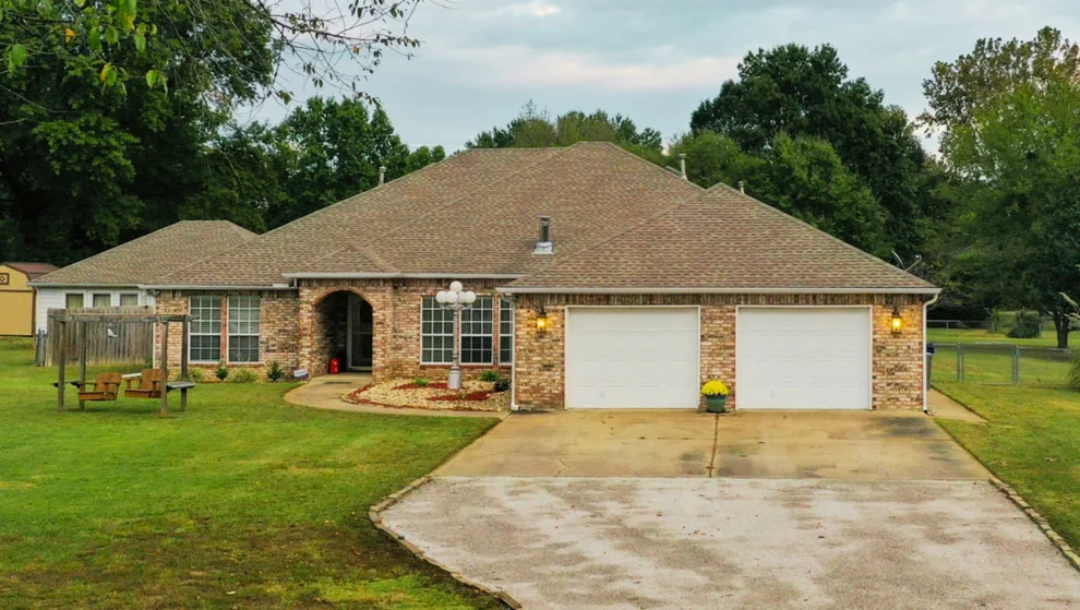 Unit for sale at 17533 S 321st EastAvenue, Coweta, OK 74429