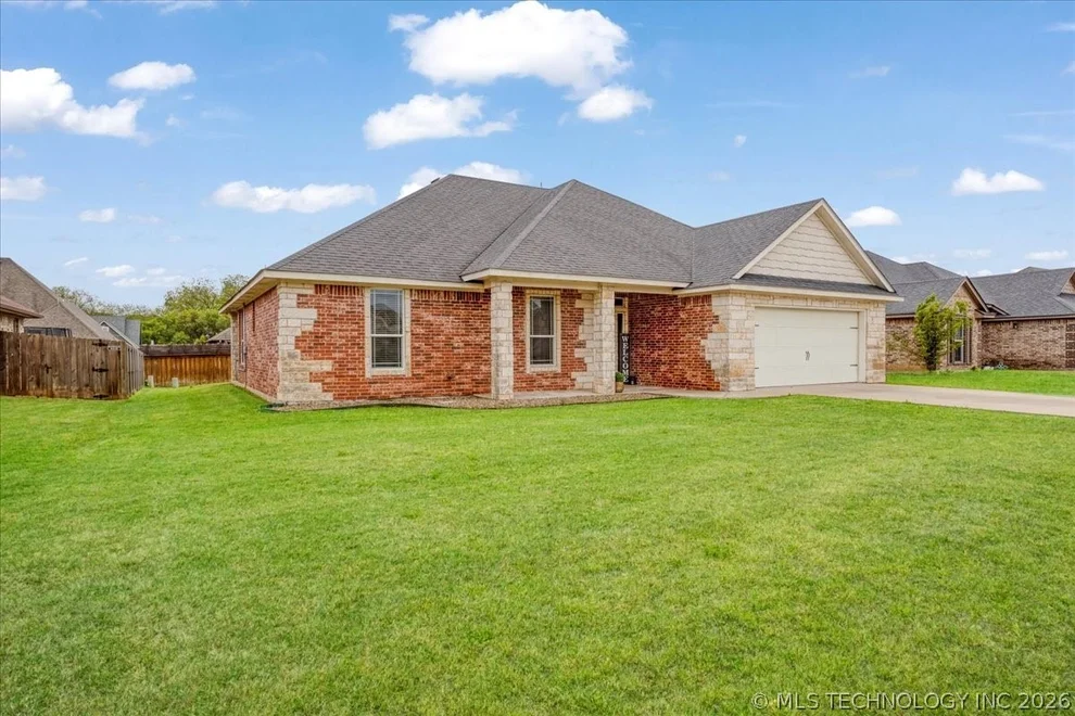 Unit for sale at 3425 Overland Drive, Durant, OK 74701