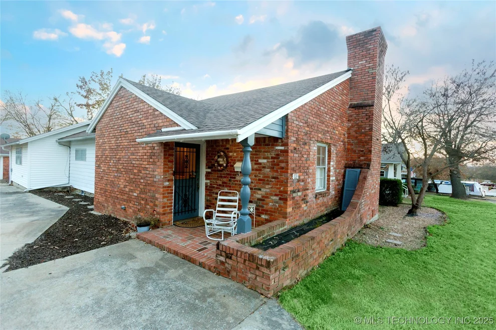Unit for sale at 520 E Peoria Avenue, McAlester, OK 74501