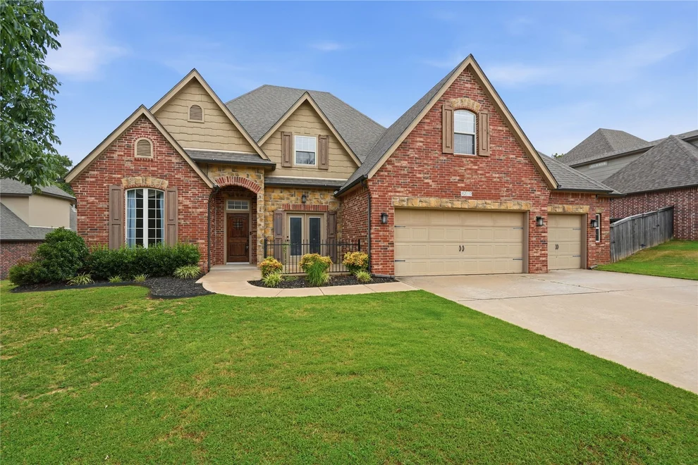 Unit for sale at 8210 S 14th Place, Broken Arrow, OK 74011