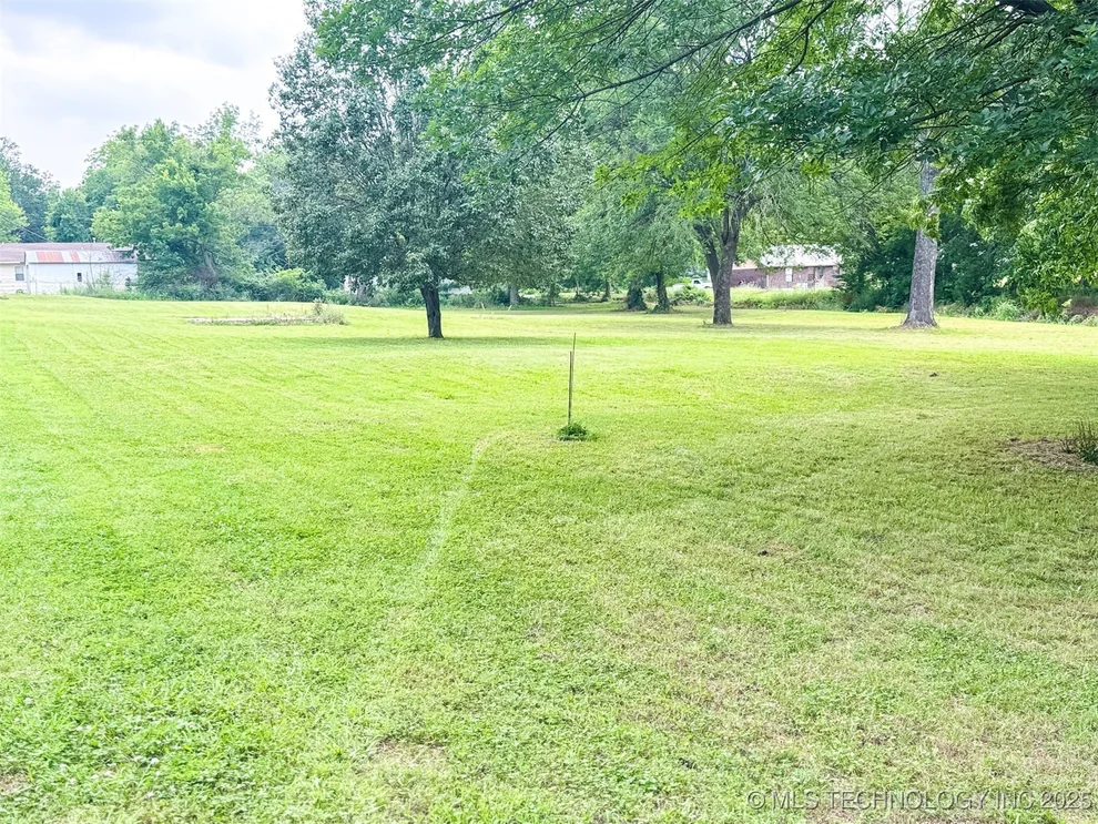 Unit for sale at 514 W Creek, Checotah, OK 74426