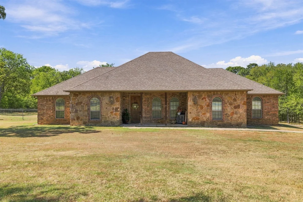 Unit for sale at 2355 Bryan, Durant, OK 74701