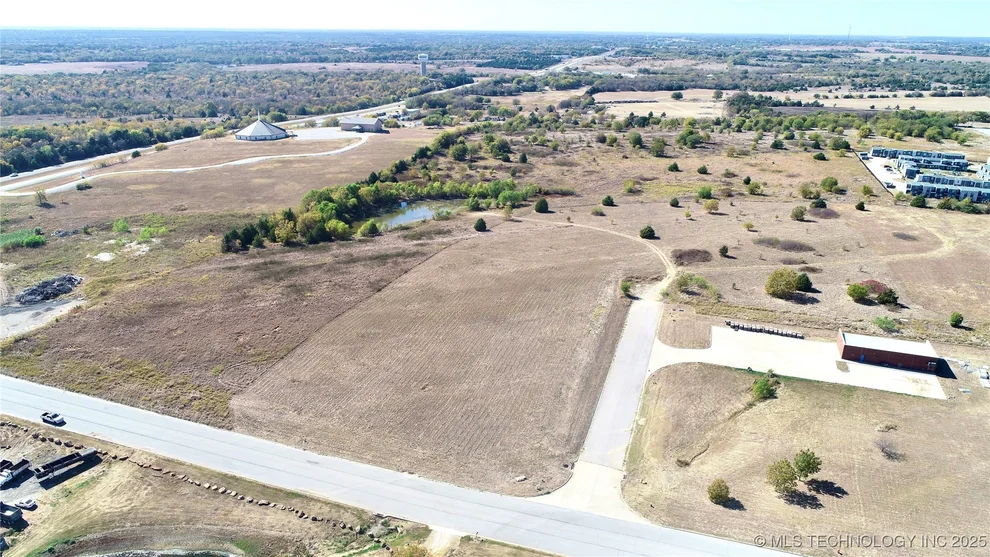 Unit for sale at 320 Travertine, Ardmore, OK 73401