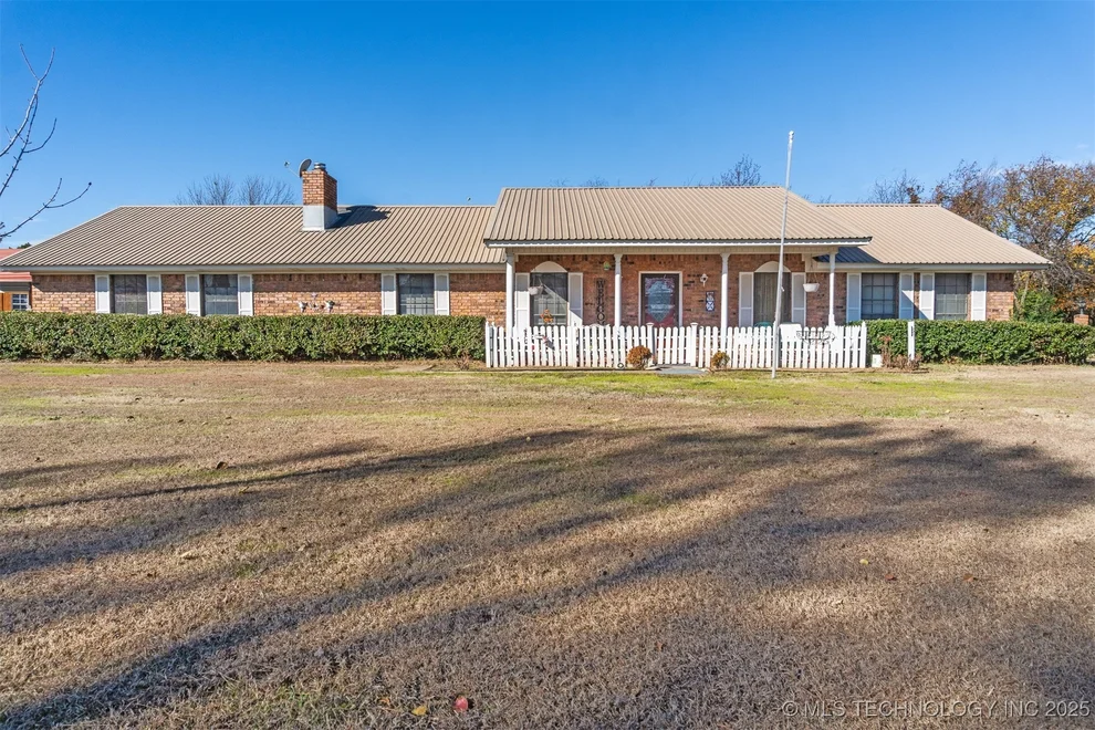 Unit for sale at 226 Cordell Road, Colbert, OK 74733