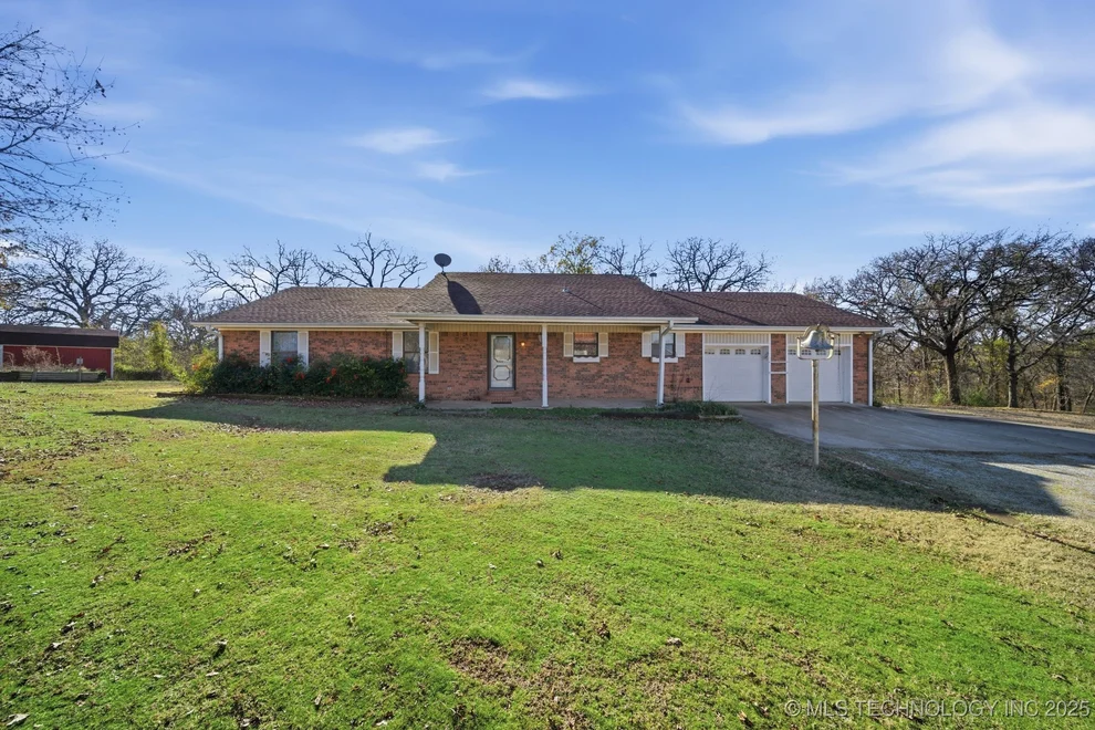 Unit for sale at 19549 S 250 Road, Okmulgee, OK 74447