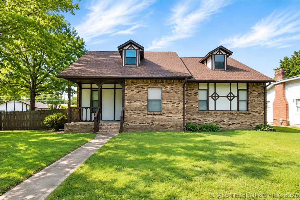 Unit for sale at 322 E Young Street, Morris, OK 74445