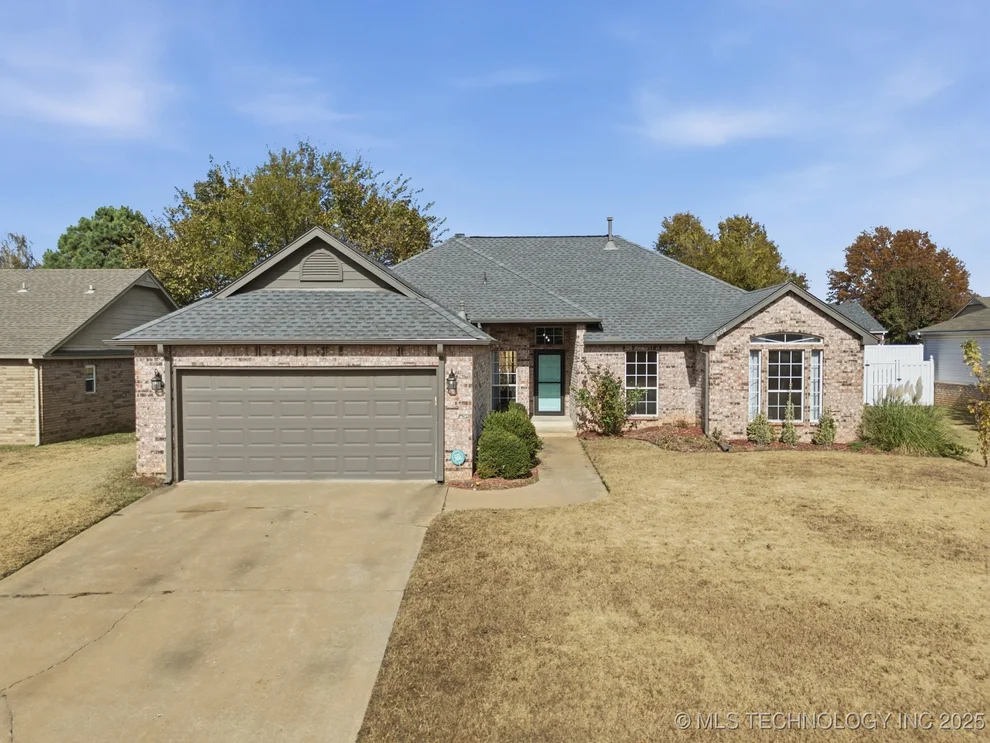 Unit for sale at 8208 E Madison Street, Broken Arrow, OK 74014