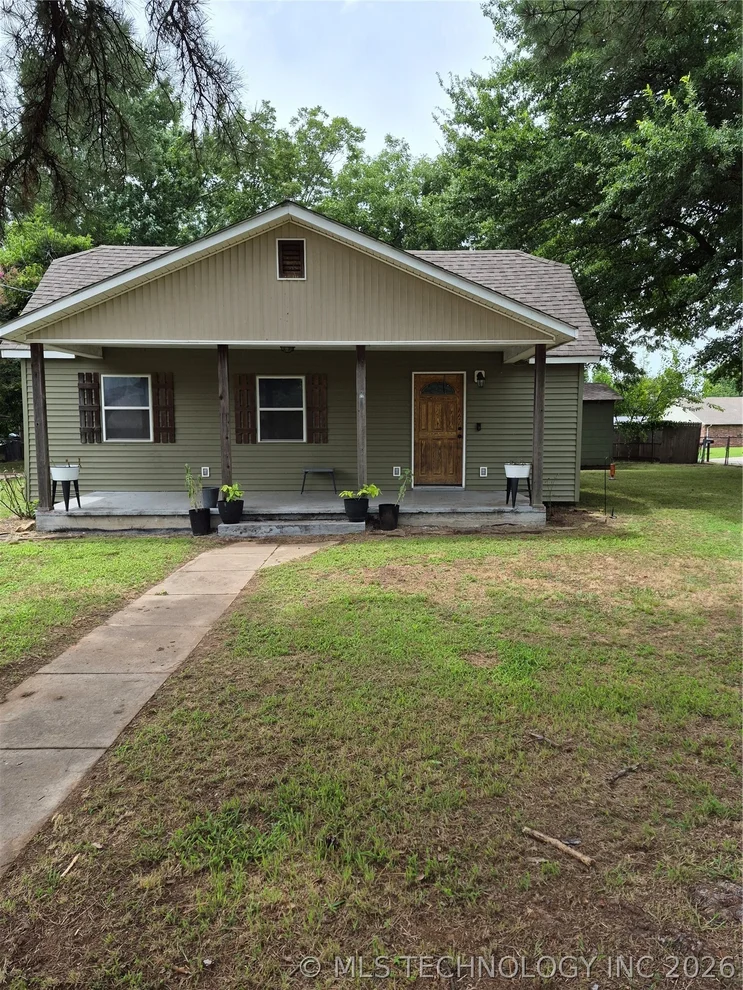 Unit for sale at 316 NW 6th, Checotah, OK 74426