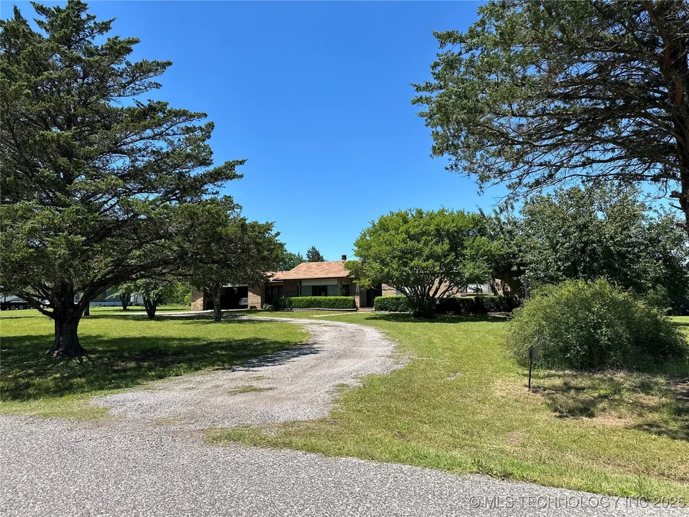 Unit for sale at 511 Stolfa Street SE, Ardmore, OK 73401