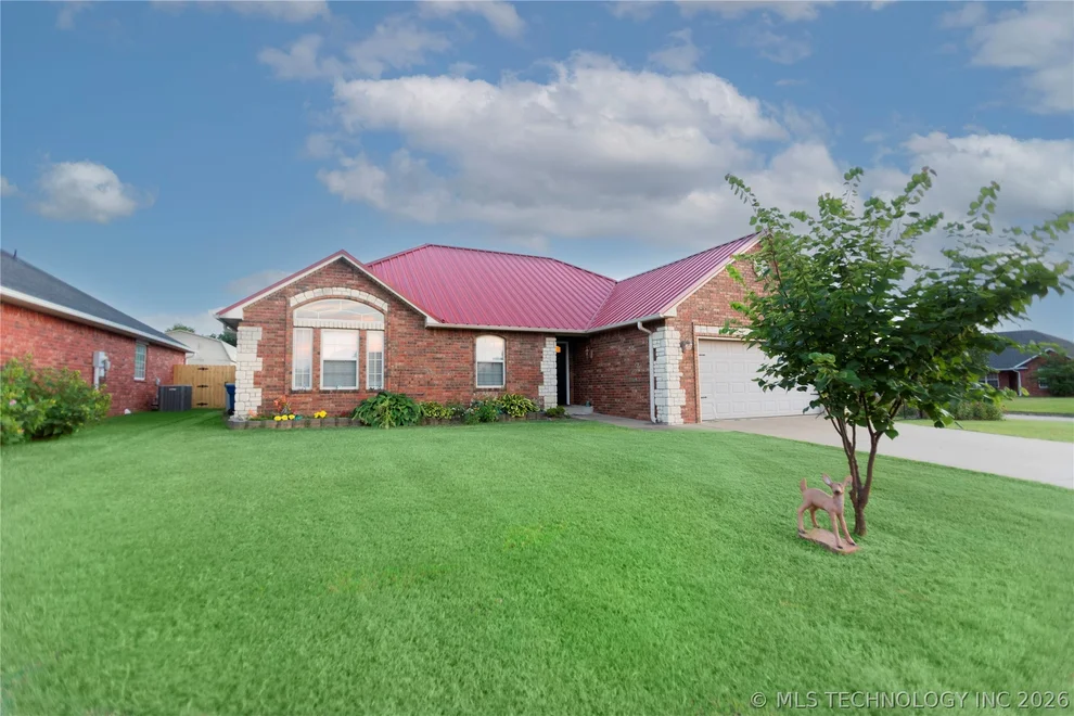 Unit for sale at 1400 Sweetgum Place, McAlester, OK 74501