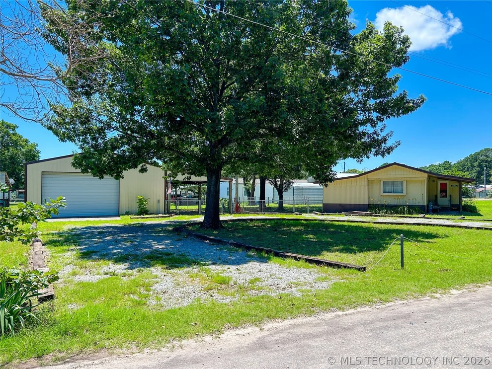 Unit for sale at 418614 Woodside Drive, Eufaula, OK 74432