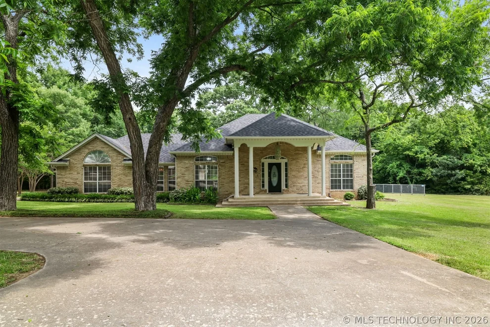 Unit for sale at 722 Westwood, Durant, OK 74701
