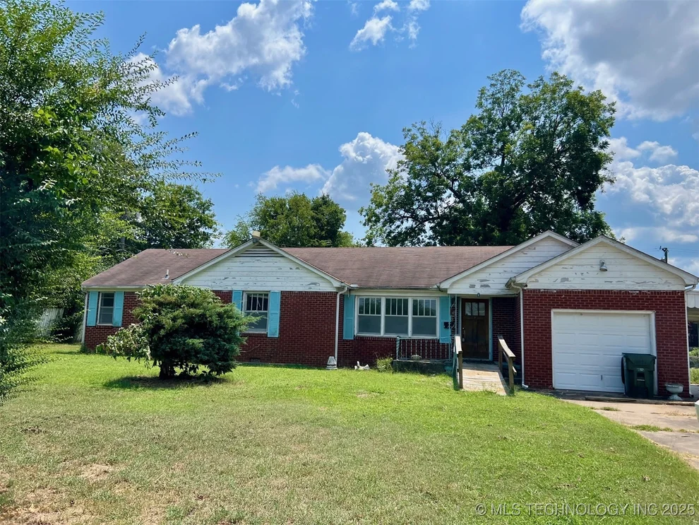 Unit for sale at 1636 E 4th Street, Okmulgee, OK 74447