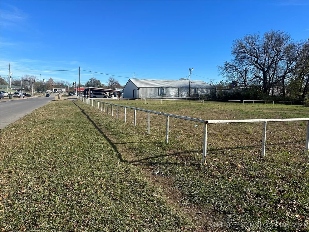 Unit for sale at 806 E 13th Street, Okmulgee, OK 74447