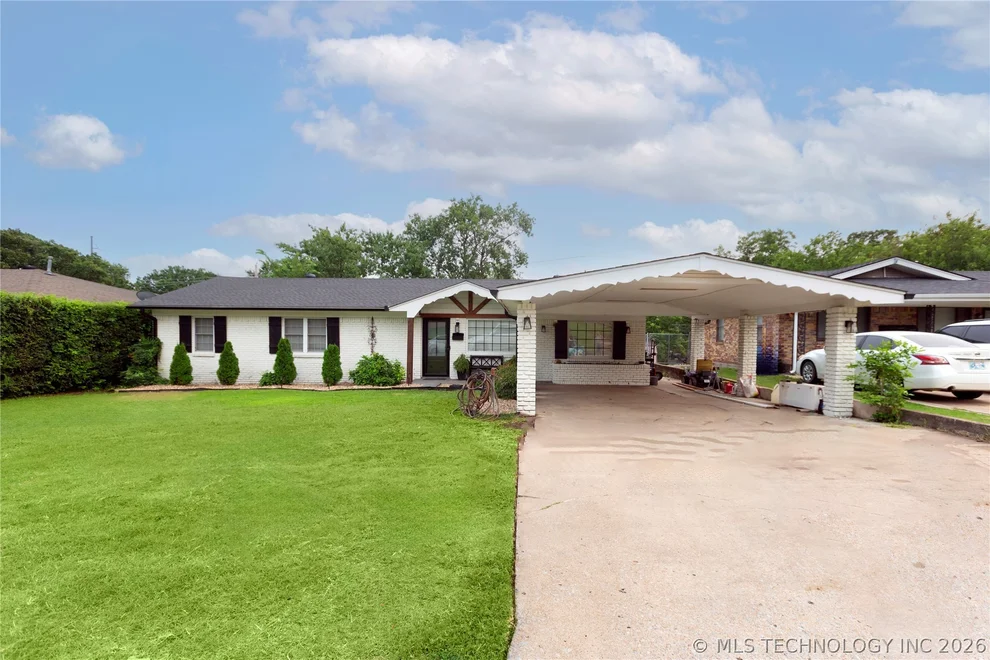 Unit for sale at 804 E Pierce Avenue, McAlester, OK 74501