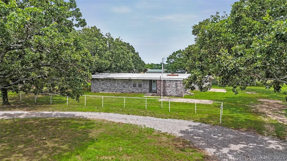 Unit for sale at 15188 Hwy 82, Tahlequah, OK 74464