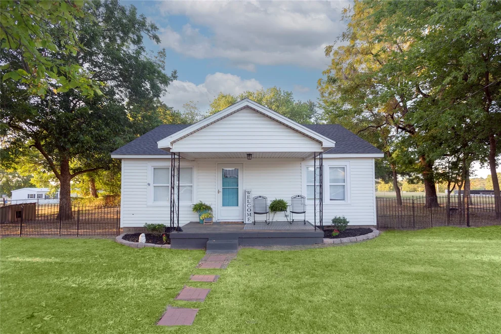 Unit for sale at 524 3rd Street, Crowder, OK 74430
