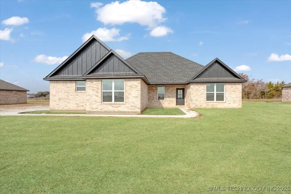 Unit for sale at 300 Sunset Way, Mead, OK 73449