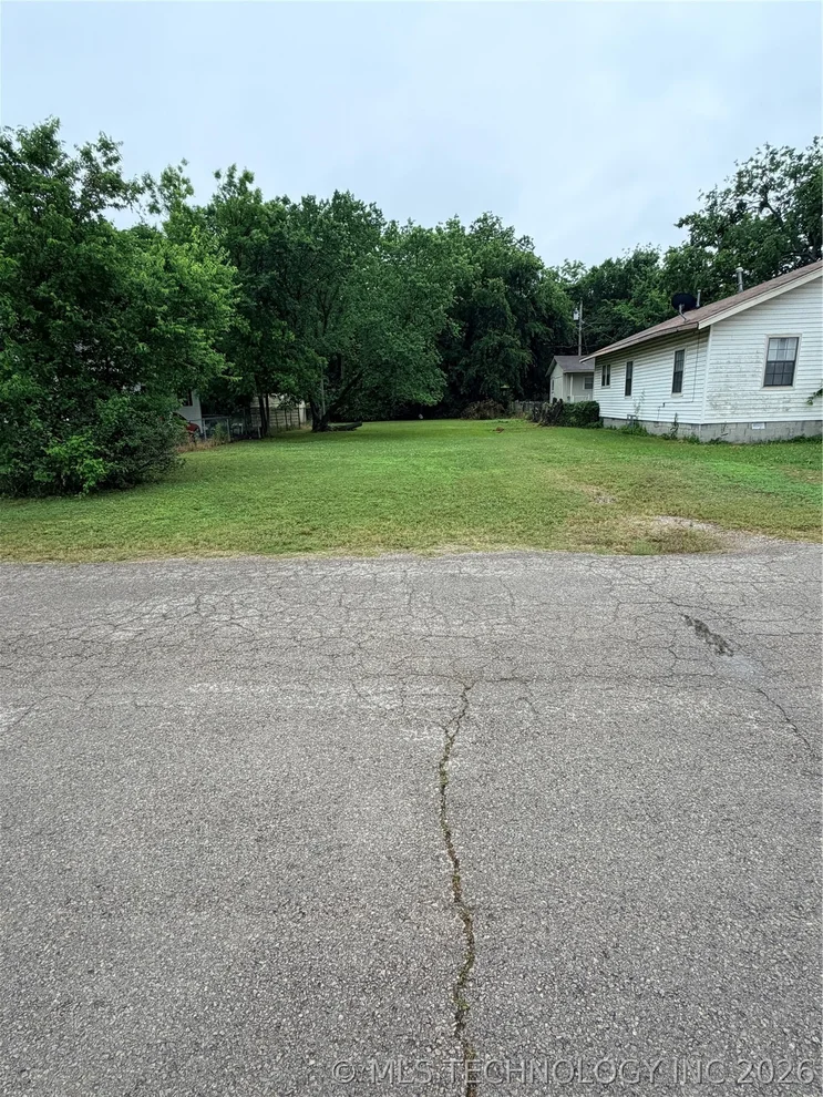 Unit for sale at 1314 1st NW, Ardmore, OK 73401