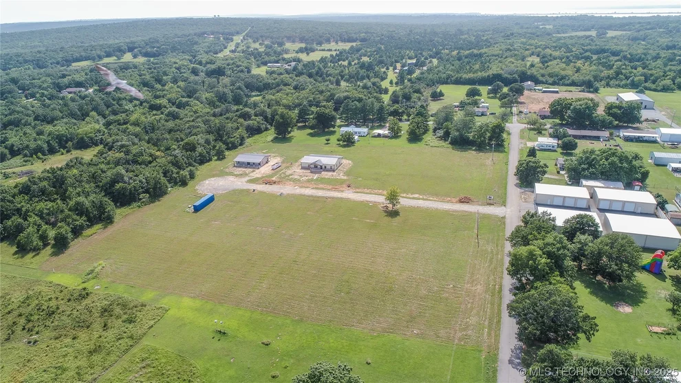 Unit for sale at 8 Reagan Drive, Eufaula, OK 74432