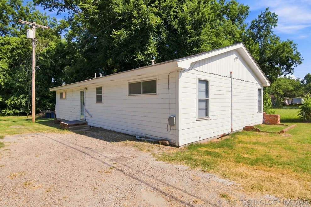 Unit for sale at 406 N Cherokee Street, Beggs, OK 74421
