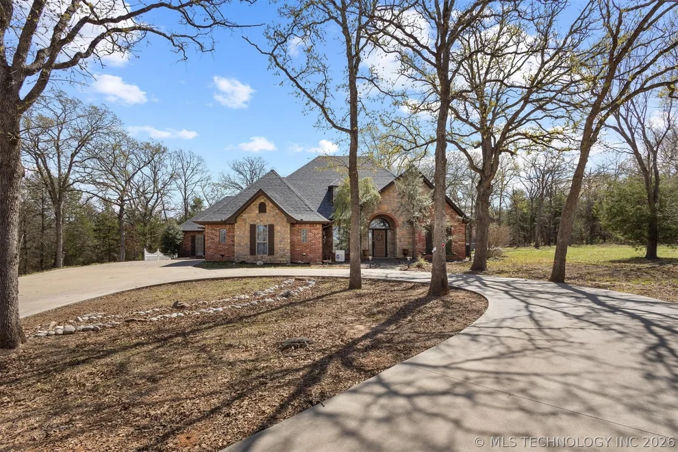 Unit for sale at 383 Bridlewood Drive, Durant, OK 73449