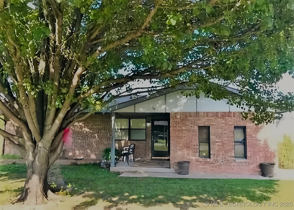 Unit for sale at 36 Scott, Healdton, OK 73438