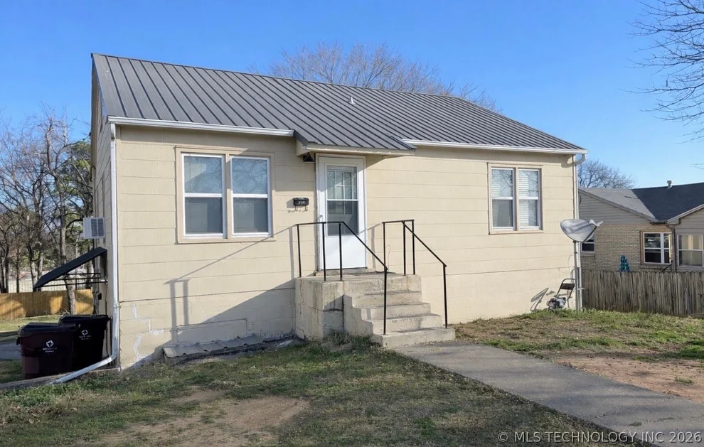 Unit for sale at 206 Forest, Eufaula, OK 74432