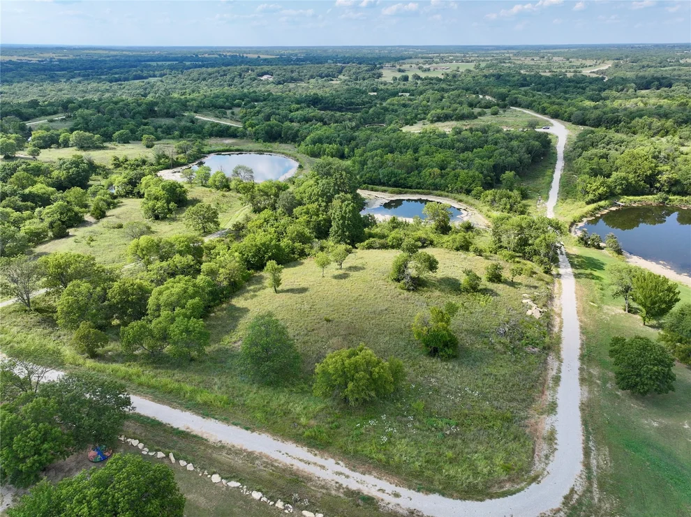 Unit for sale at 041 E Buffalo Springs Court, Sulphur, OK 73086
