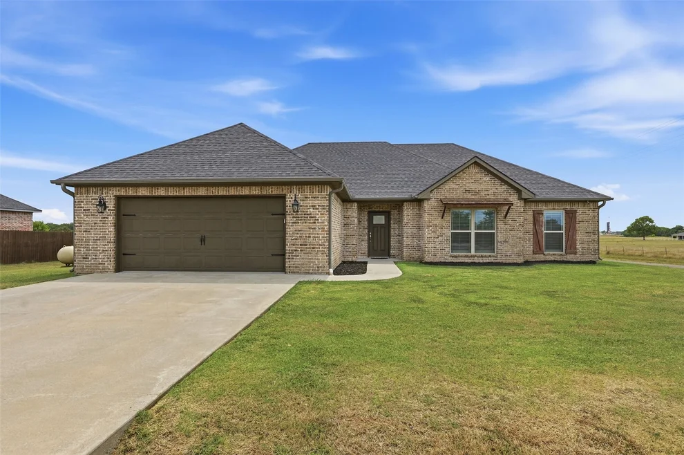 Unit for sale at 18 Paris Avenue, Durant, OK 74701