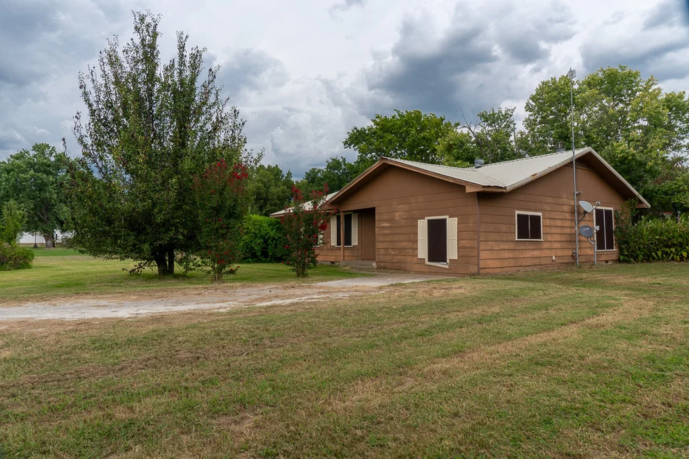 Unit for sale at 151 E 4th, Durant, OK 74701