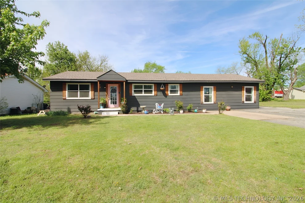 Unit for sale at 710 S 5th Street, Morris, OK 74445