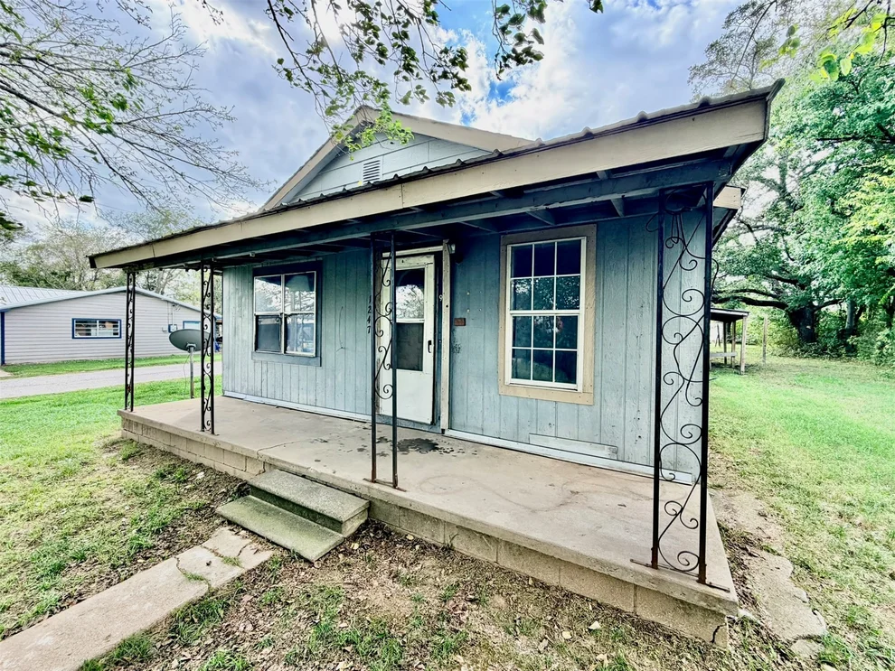 Unit for sale at 1247 S Choctaw, Atoka, OK 74525