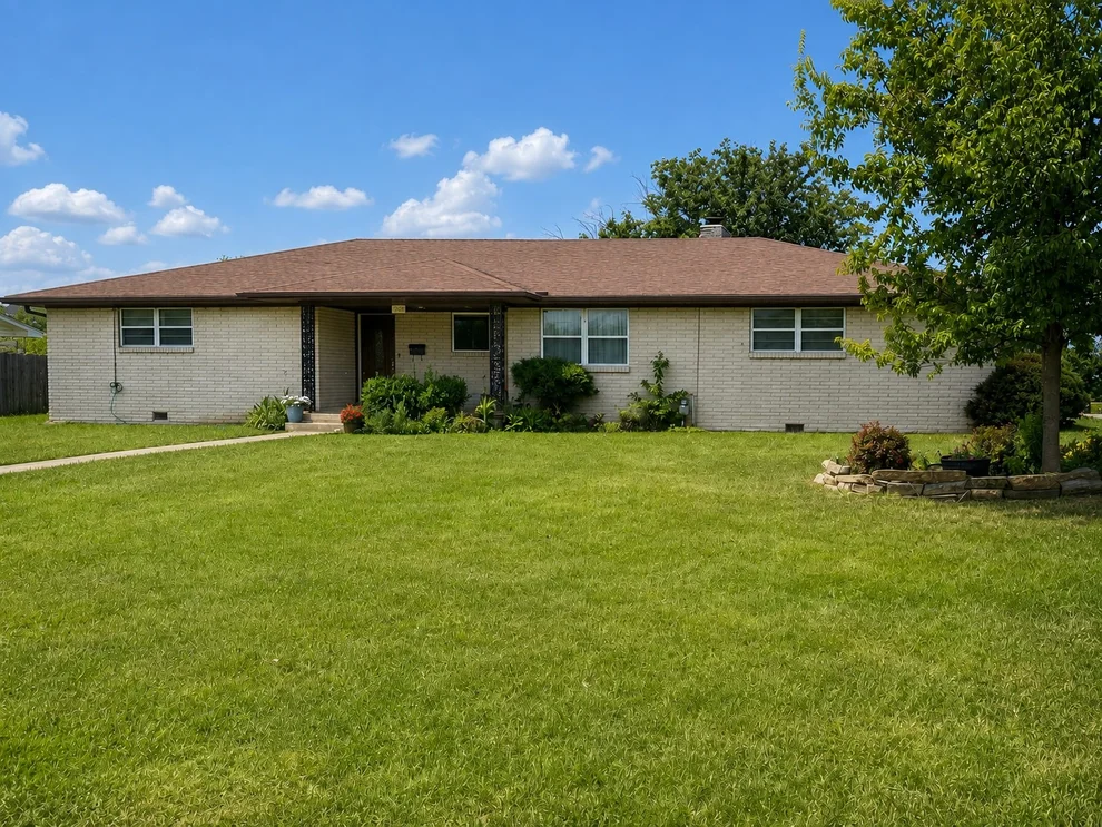 Unit for sale at 1908 Lakeview Drive, Sulphur, OK 73086