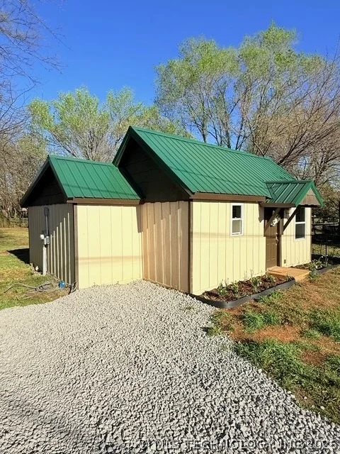 Unit for sale at 518 NW 6th Street, Checotah, OK 74426