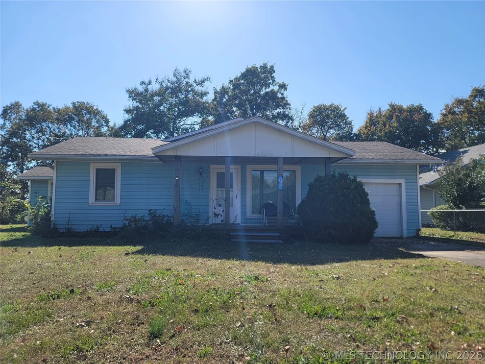 Unit for sale at 416036 La Vista Drive, Checotah, OK 74426