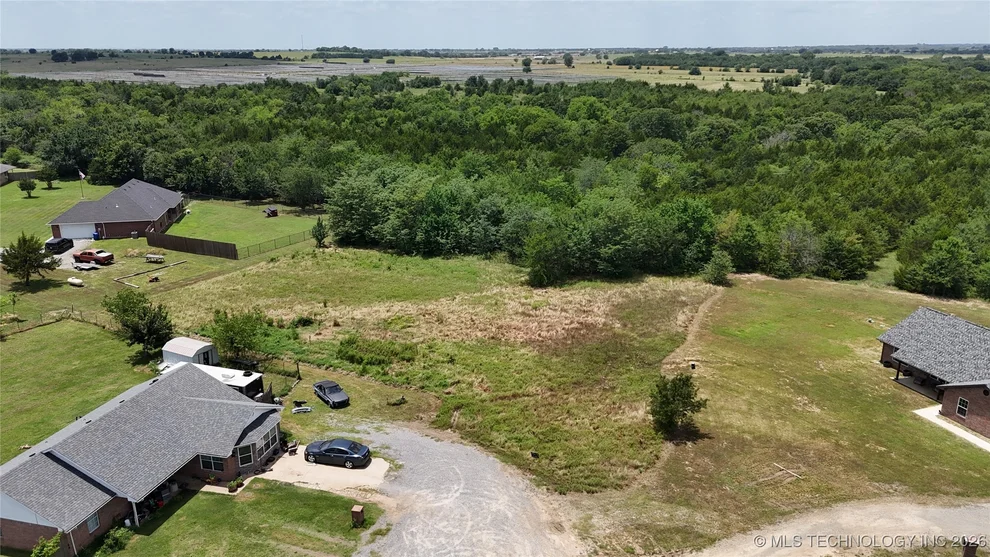 Unit for sale at 235 Michael, Calera, OK 74730
