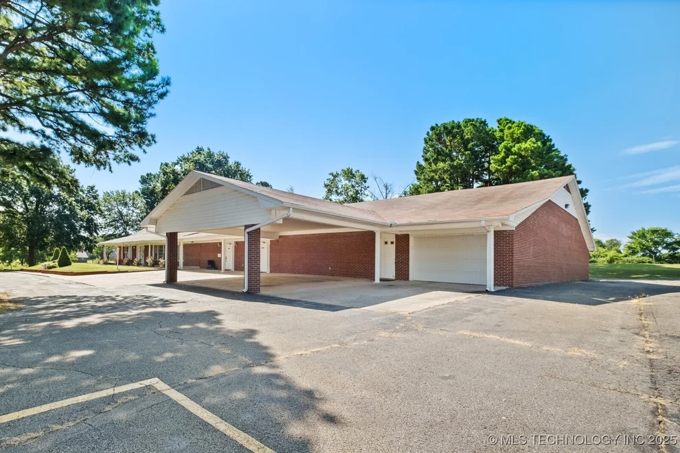 Unit for sale at 1400 W Locust Street, Stilwell, OK 74960