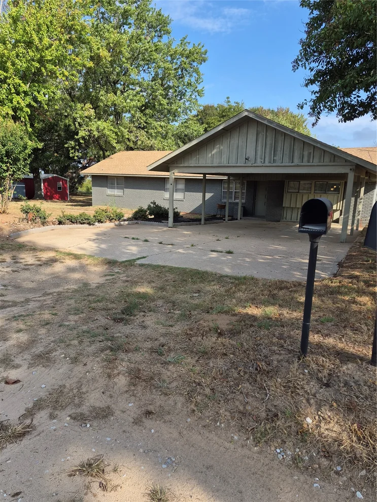 Unit for sale at 419739 E 1120 Road, Checotah, OK 74426