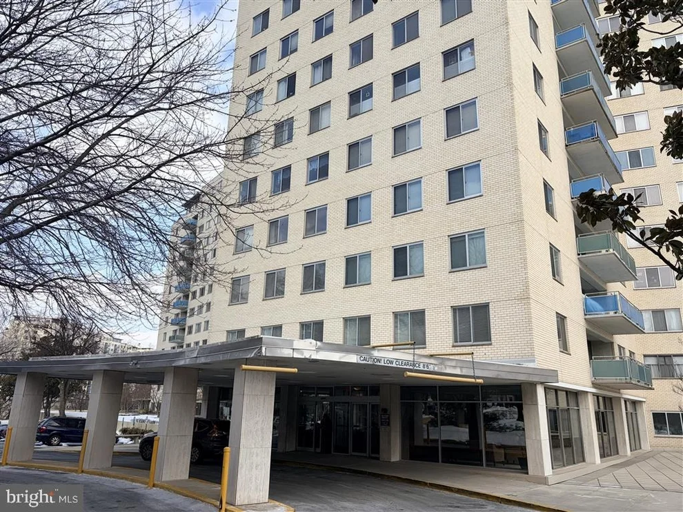 Unit for sale at 10201 GROSVENOR PLACE, ROCKVILLE, MD 20852