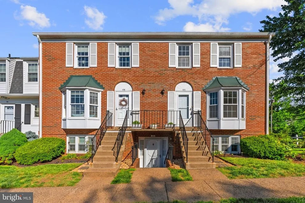 Unit for sale at 52 LEEDS COURT, WARRENTON, VA 20186