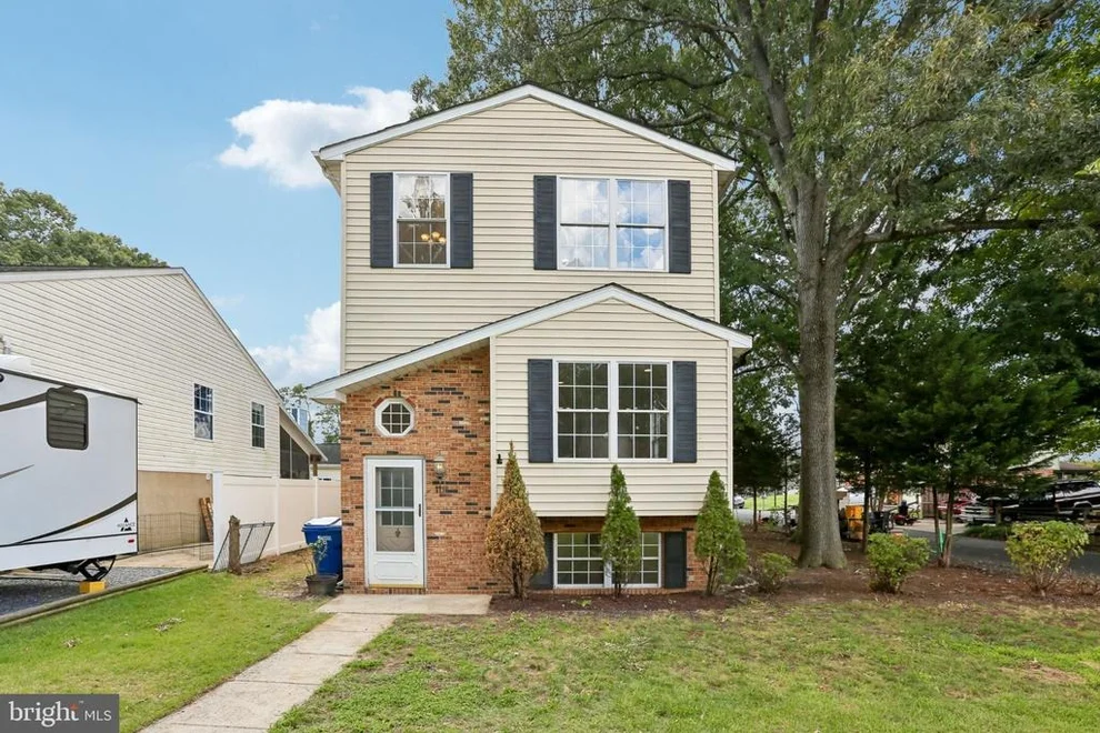 Unit for sale at 7736 WOODLAWN AVENUE, PASADENA, MD 21122