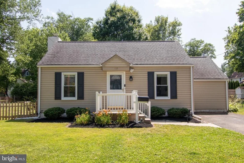 Unit for sale at 135 LONGSHORE AVENUE, YARDLEY, PA 19067